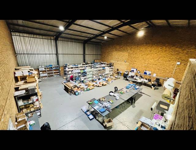 360M² WAREHOUSE TO LET IN CHAMDOR
